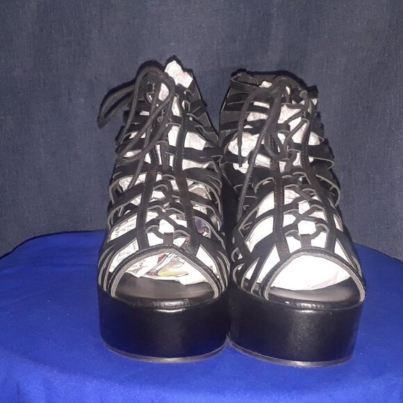 WEDGE - Picture 2 of 6